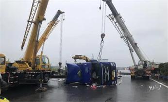 高速公路道路快速24小时拖车救援服务附近公司热线电话-汽车搭电-补胎-吊车-脱困-维修-送油水-运输-开锁配钥匙岳普湖喀什疏附疏勒英吉沙泽普莎车叶城麦盖提伽师巴楚塔什库